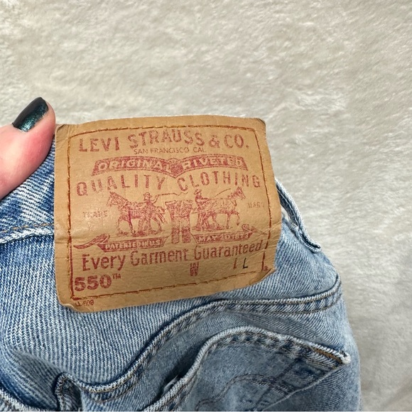 Levi’s 550 women’s straight leg jeans distressed hems size juniors 5 high waist - Picture 7 of 8